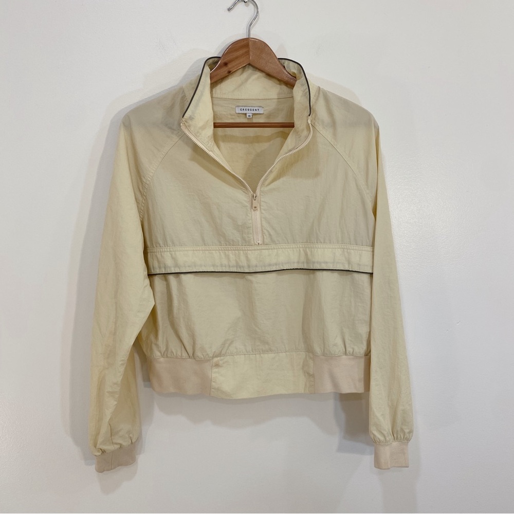 Crescent‎ Wind Breaker